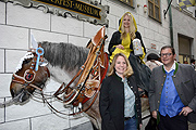 Victoria Ostler, Katrin Schilz und Bernhard Klier von Spaten und Löwenbräu (©Foto. Ingrid Grossmann)